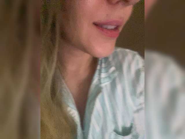 -EmelySweet- live cam on BongaCams