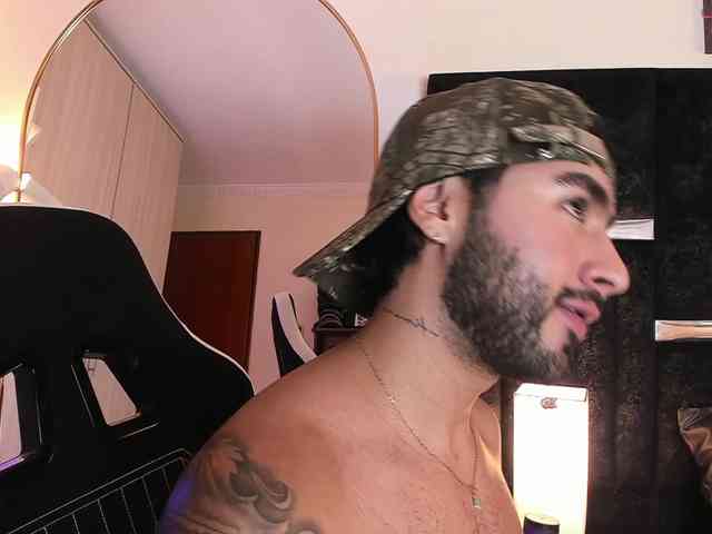 itsmeeros Live Webcam on BongaCams