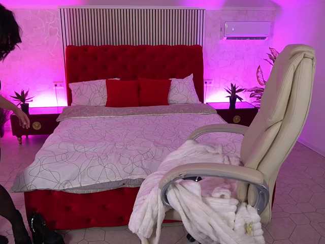 DaenerysDaen live cam on BongaCams