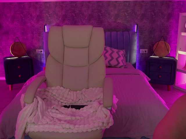 DaenerysDaen live webcam show