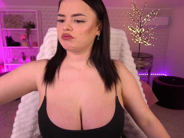 DaenerysDaen's BongaCams show and profile