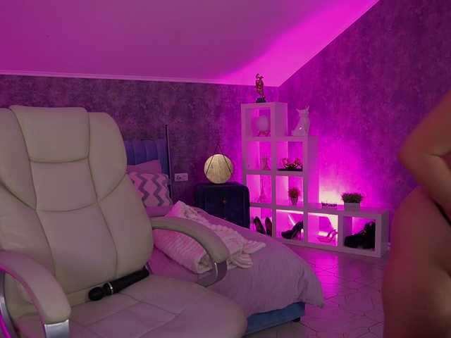 DaenerysDaen live cam on BongaCams