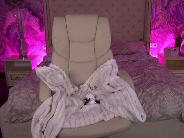 DaenerysDaen live webcam show