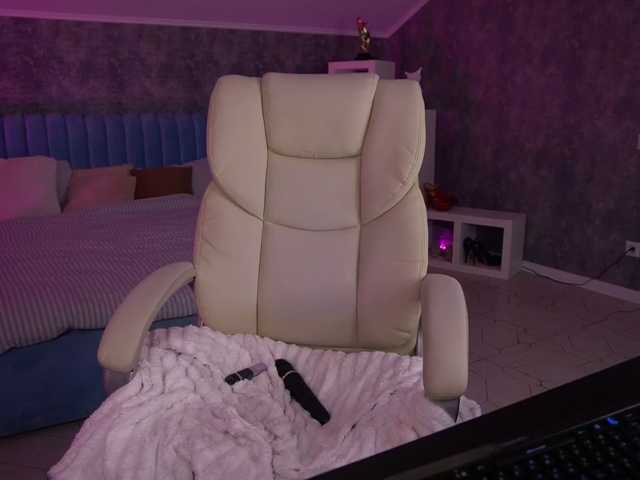 DaenerysDaen live cam on BongaCams