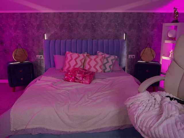 DaenerysDaen live cam on BongaCams