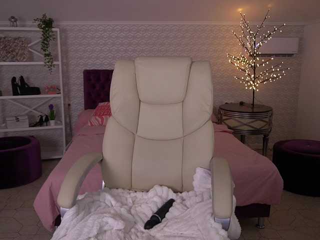 DaenerysDaen live cam on BongaCams