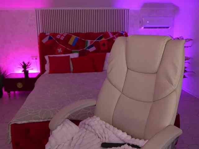 DaenerysDaen Sex Cam Show