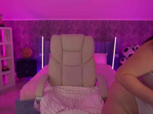 DaenerysDaen Sex Cam Show