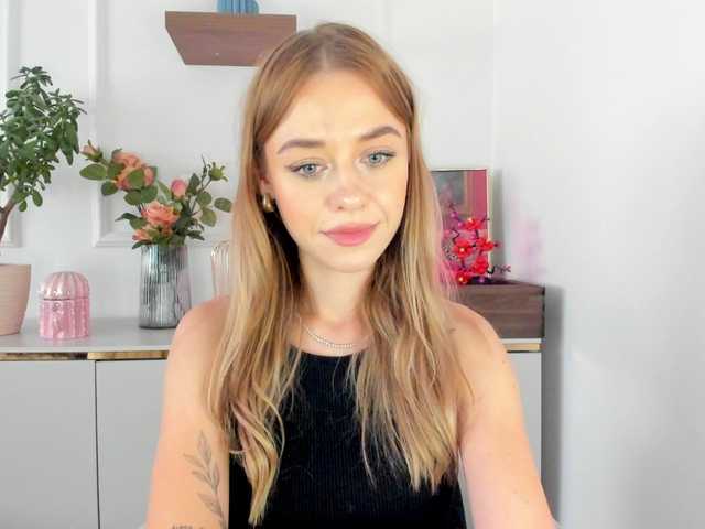 CindyGlam live webcam show
