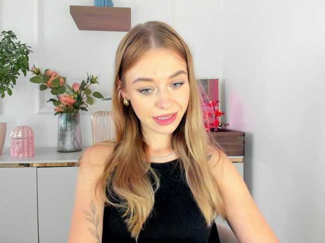 CindyGlam live webcam show