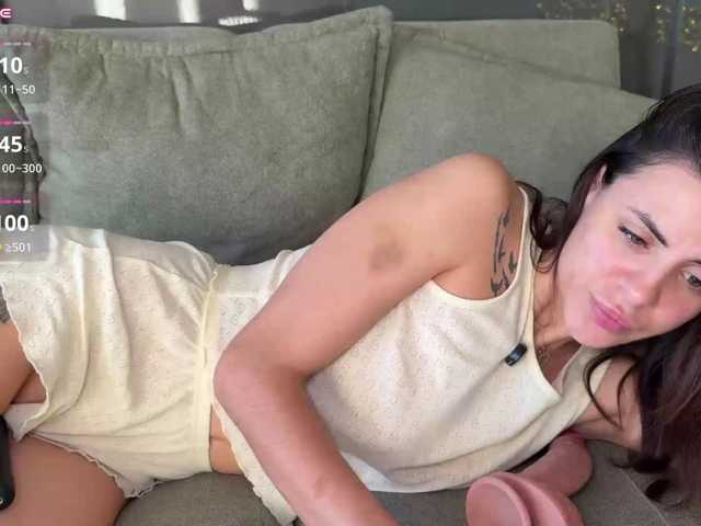 -EmilyJones- live cam on BongaCams