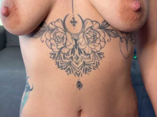 -EmilyJones- live cam preview