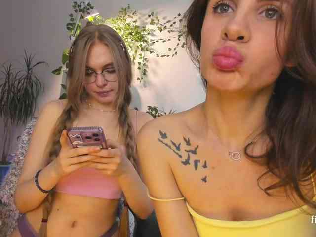 -EmilyJones- webcam