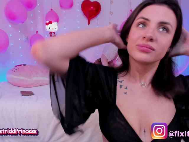 -EmilyJones- webcam