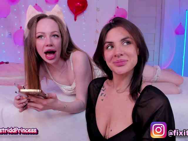 -EmilyJones- webcam