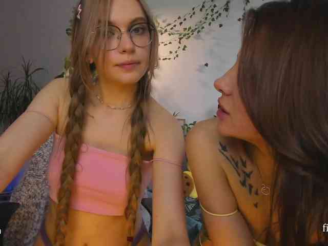 -EmilyJones- webcam