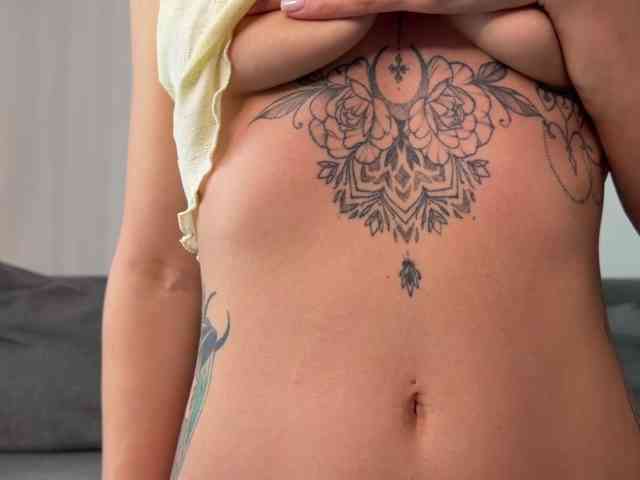 -EmilyJones- webcam