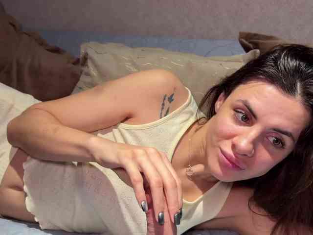 Модель: -EmilyJones-