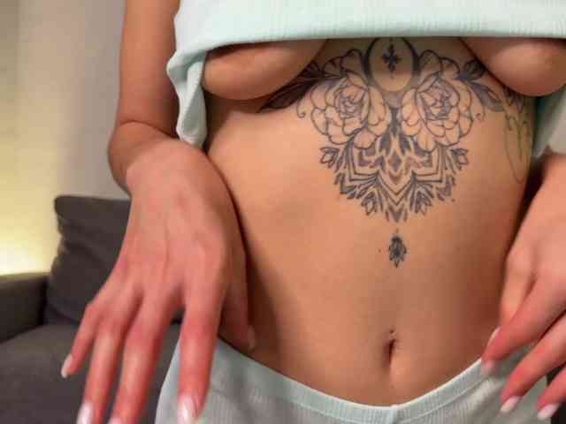 -EmilyJones- webcam