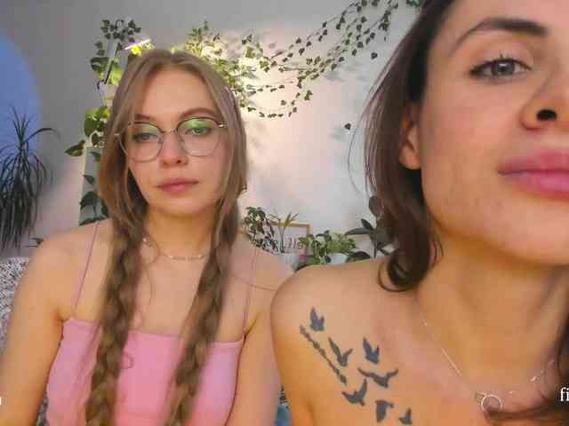 -EmilyJones- webcam