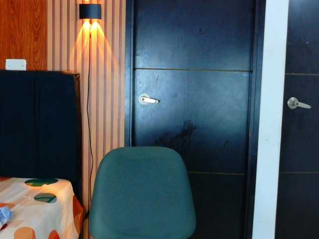 Black-gem18's BongaCams show and profile