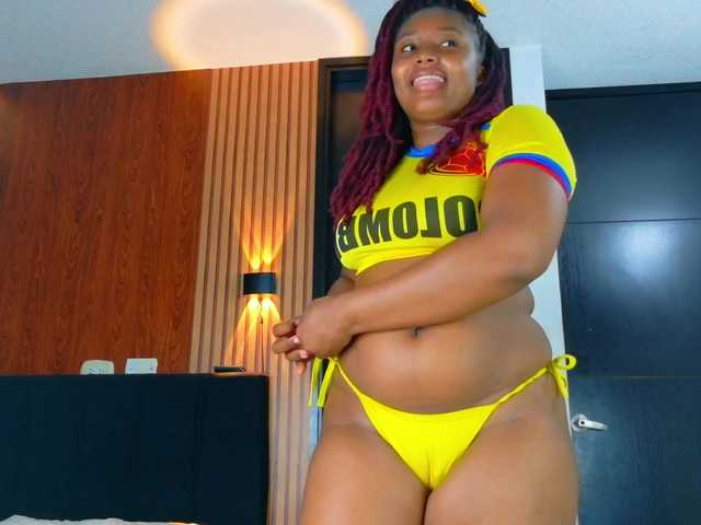 Black-gem18 live cam on BongaCams