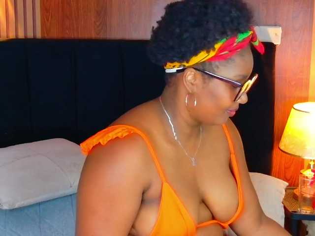 Black-gem18 live cam on BongaCams