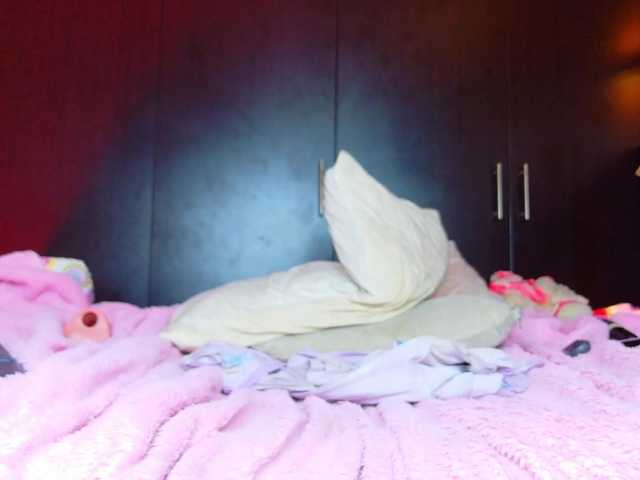 le modèle Black-gem18 est en webcam porno dans un show sur le site bongacams, il possède les tags suivants: Ebony,Brunette,Trimmed