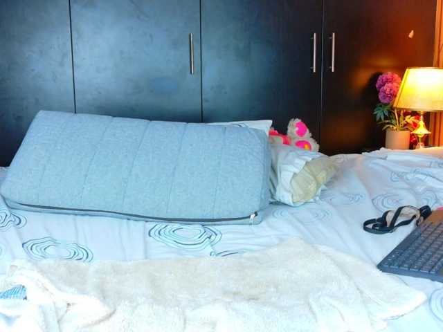 Black-gem18 live cam on BongaCams