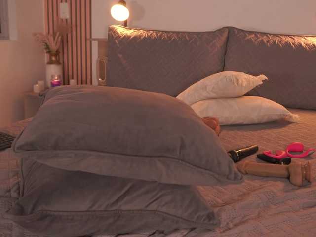 LillyThomps's BongaCams show and profile