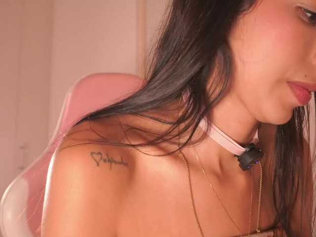 LillyThomps live cam on BongaCams