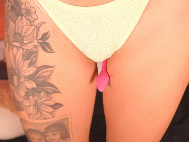 LillyThomps live cam on BongaCams