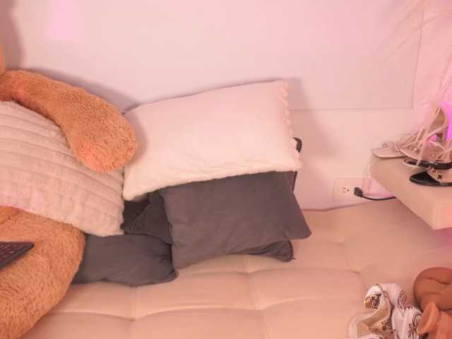 LillyThomps live cam on BongaCams