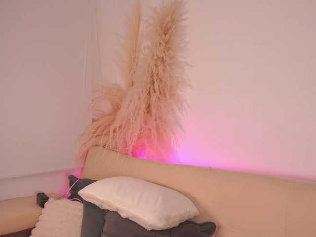 LillyThomps live cam