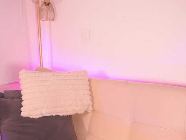 LillyThomps live cam on BongaCams