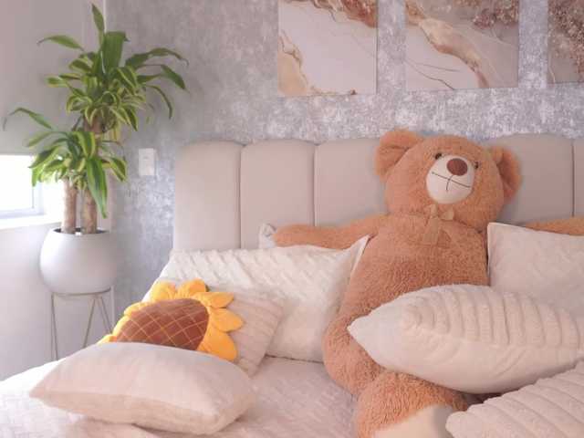 LillyThomps live cam on BongaCams
