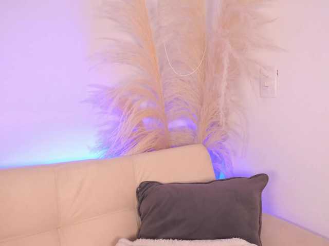LillyThomps live cam on BongaCams