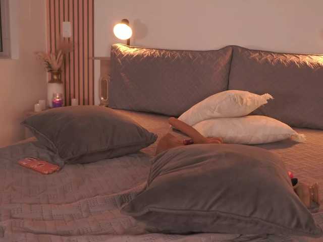 LillyThomps's BongaCams show and profile