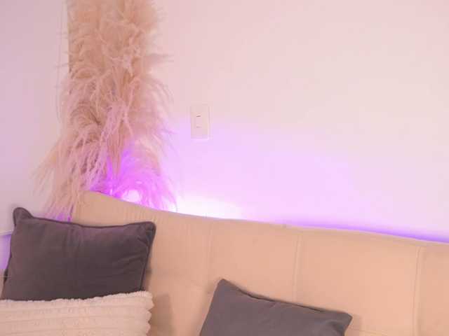 LillyThomps live cam on BongaCams
