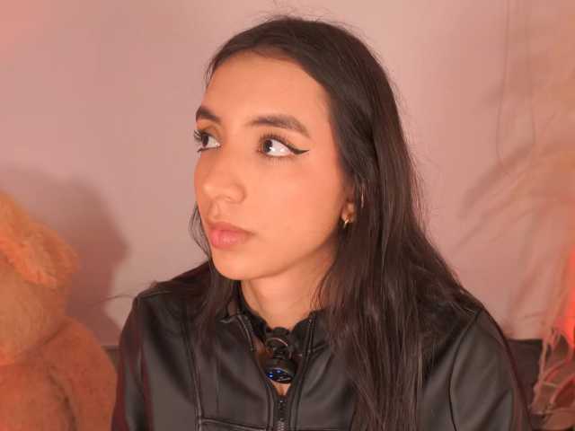 LillyThomps live cam on BongaCams