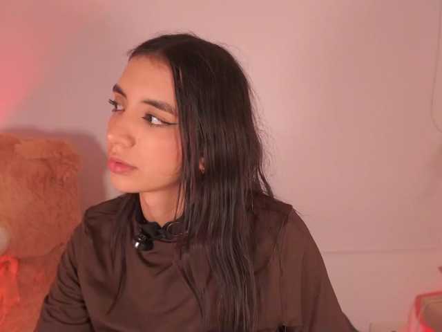 LillyThomps live cam preview