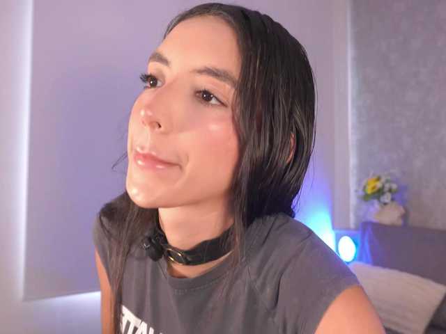 LillyThomps live cam on BongaCams