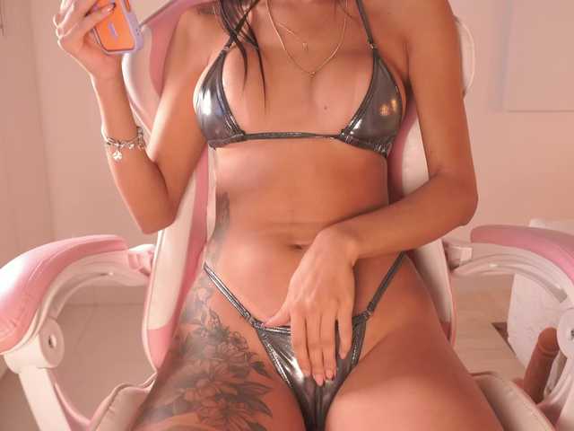 LillyThomps live cam on BongaCams