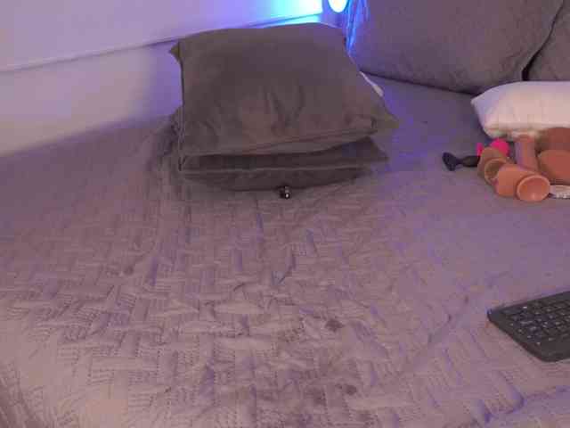 LillyThomps webcam