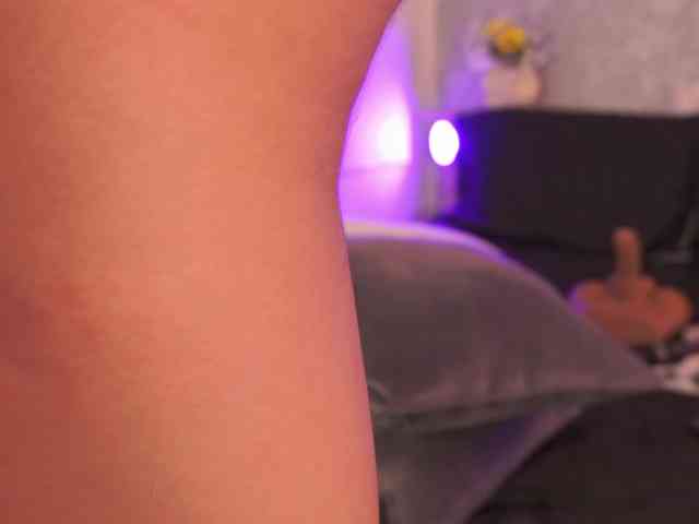 LillyThomps webcam