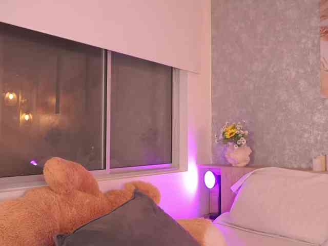 LillyThomps Sex Cam Show