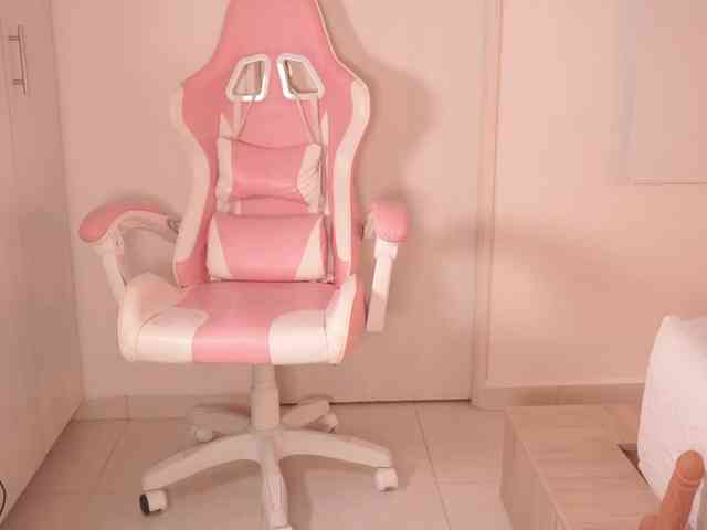 LillyThomps webcam