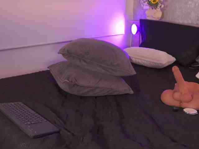 LillyThomps webcam