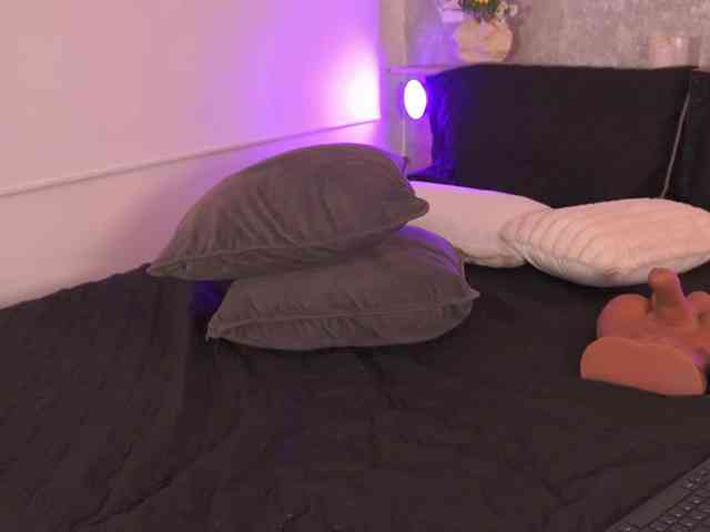 LillyThomps webcam