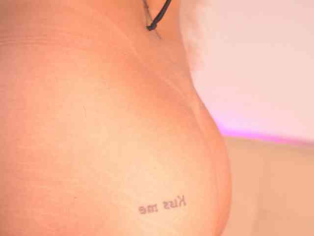 LillyThomps webcam